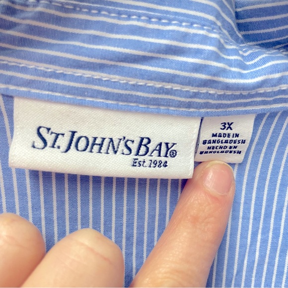 {St. John’s Bay} Button Down - Picture 3 of 6